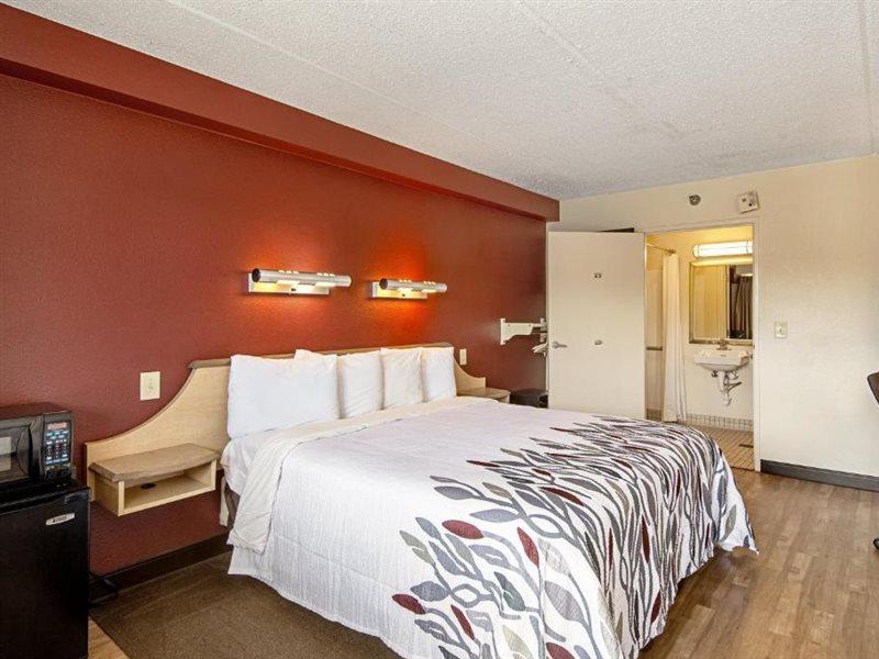 Red Roof Inn St Clairsville - Wheeling West St. Clairsville Εξωτερικό φωτογραφία