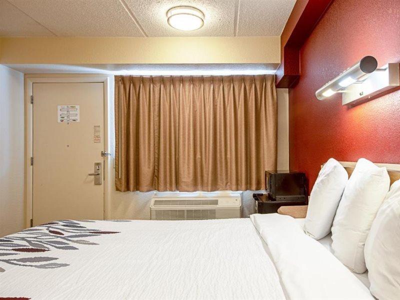Red Roof Inn St Clairsville - Wheeling West St. Clairsville Εξωτερικό φωτογραφία