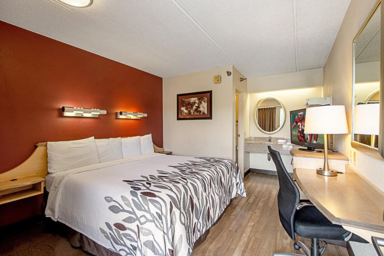 Red Roof Inn St Clairsville - Wheeling West St. Clairsville Εξωτερικό φωτογραφία