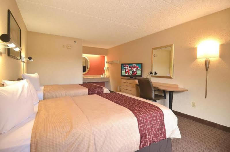 Red Roof Inn St Clairsville - Wheeling West St. Clairsville Εξωτερικό φωτογραφία