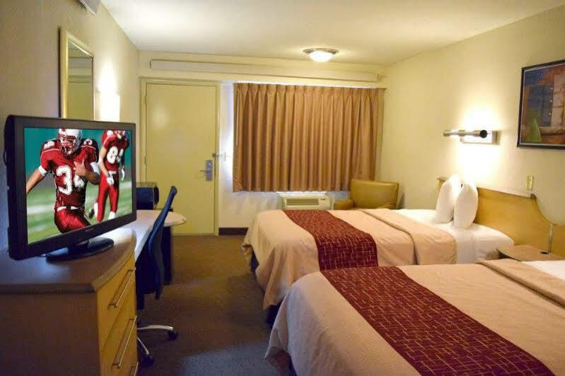 Red Roof Inn St Clairsville - Wheeling West St. Clairsville Εξωτερικό φωτογραφία